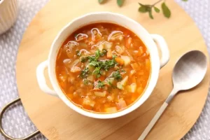 Sopinhas Refrescantes com Verduras Hidratantes para Lactentes em Verões de Alta Umidade